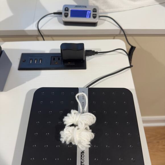 Mary Maxim Starlette Yarn Lot of 6 Skeins Different Yardage Xmas Stockings - Picture 6 of 16